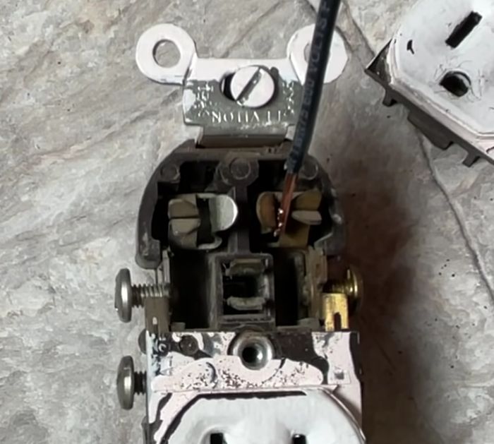 What To Do When Plug Won’t Stay In The Outlet