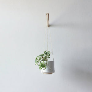 Hanging planter with natural thread, wall planter, indoor plant hanger E by loopdesignstudio