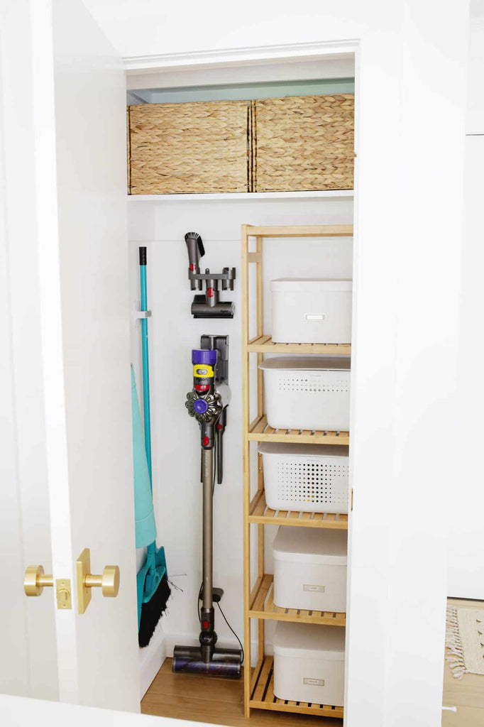 How To Organize a Closet in a Non-Permanent Way (No Drilling and Perfect For Renters!)